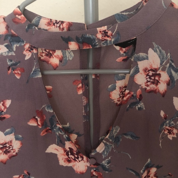 CUTE SPRING PURPLE FLORAL TOP - Picture 6 of 6